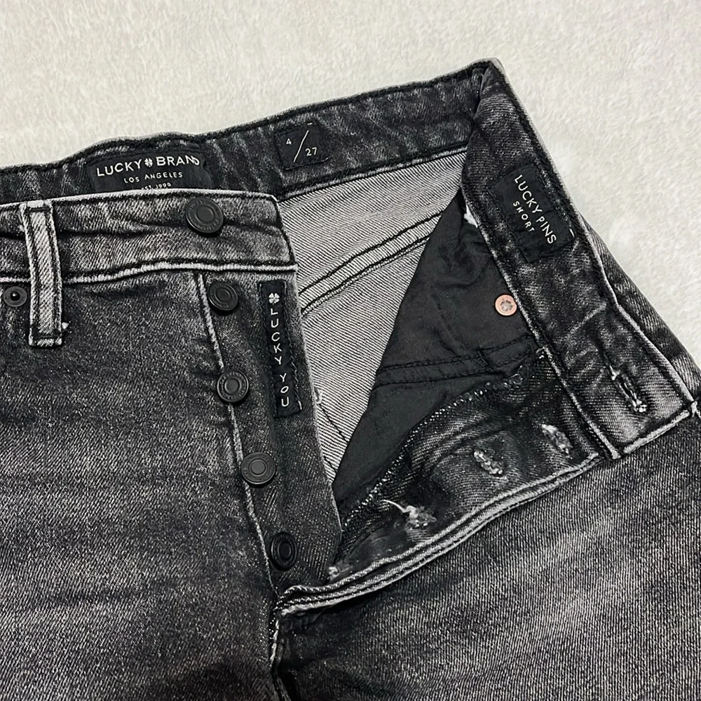 Lucky Brand distressed Mid Rise denim cut off jean shorts size 4/27 - Picture 2 of 7